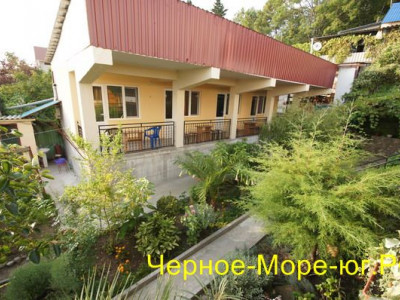 Гостевой дом «У Богдана» в Якорной щели по ул. Главная, 83 Гостевой дом «У Богдана» в Якорной щели по ул. Главная, 83