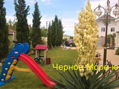 Мини-гостиница «R-Lux» в Евпатории (пгт. Заозёрное), ул. Молодёжная, 29
